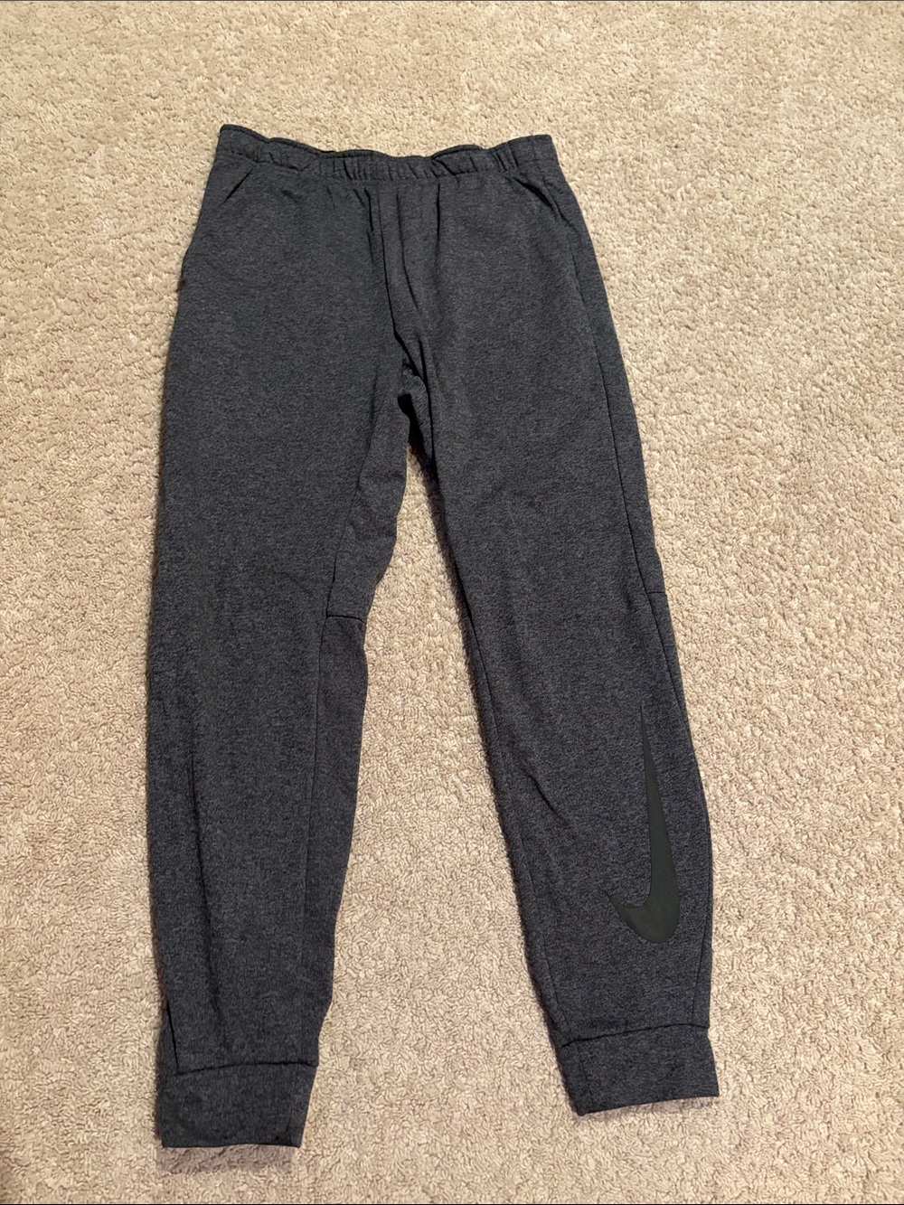 EUC-Nike Men’s Charcoal Gray Jogger Pants with Black Swoosh